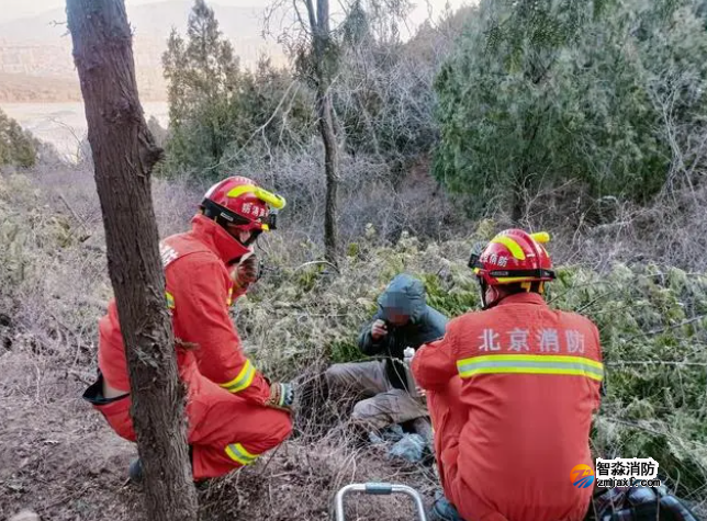 北京一男子酒后爬山，失聯(lián)一夜后獲救