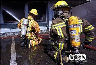 高樓發(fā)生火災(zāi)時(shí)應(yīng)該如何逃生